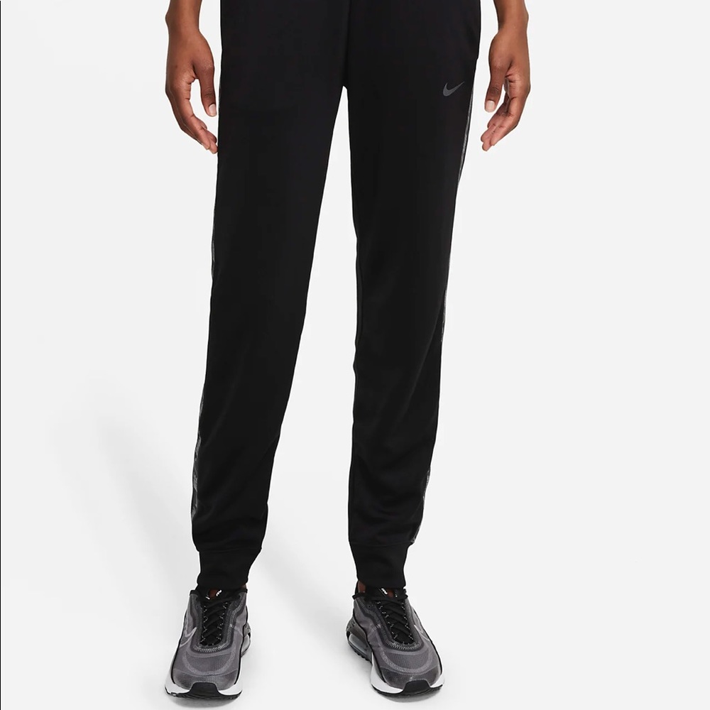 Nike joggers
